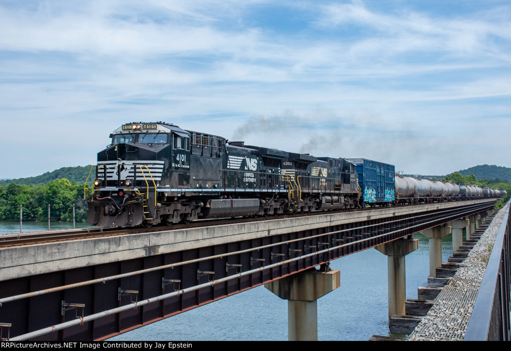 Chugging Across the Tennessee River 